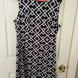 Women’s dress size 14